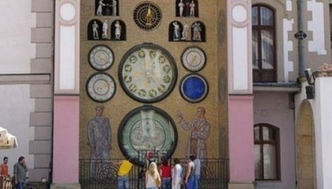 Top 10 Remarkable Astronomical Clocks